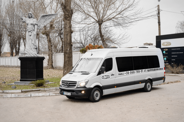 Ритуальний транспорт Київ: комфорт і гідність у складні моменти